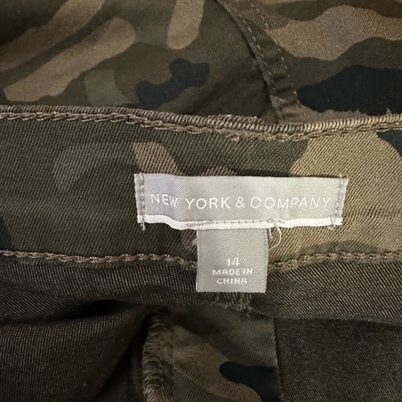 New York & Company Camouflage Jean - Picture 6 of 7